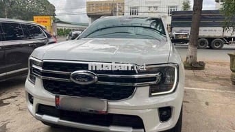 Ford Everest 2025 Titanium 2.0L 4x2 AT - 5000 km