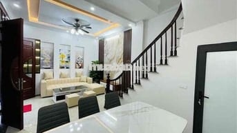 NHÀ 6 NGỦ-ĐƯỜNG BỜ SÔNG- DTSD 35M2-5T- CHỈ 7.45TỶ