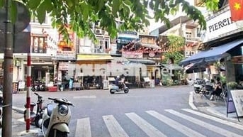 VÍP PHỐ CỔ , NƠI HỘI TỤ CỦA KHÁCH NƯỚC NGOÀI , KINH DOANH SẦM UẤT .