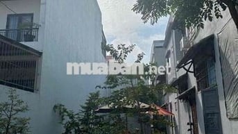 đất MT Phong Bắc 11 dt 100m2 kẹp cống gần chợ sầm uất