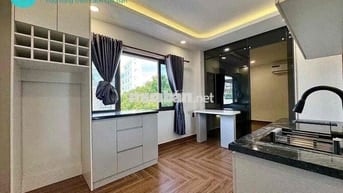 CHO THUÊ CĂN 1PN TÁCH BẾP CỬA SỔ TRỜI TIỆN QUA QUẬN 1,2,3
