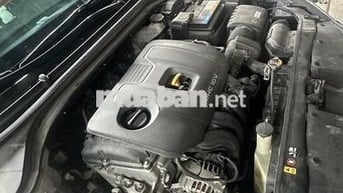 Hyundai Elantra AD số tự động 4 chỗ màu trắng