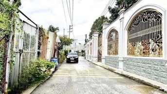 3,65 tỷ- hai oto tránh nhau -Nguyễn Hiền dĩ an bình dương