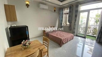 CĂN HỘ BAN CÔNG FULL NỘI THẤT NGAY TRUNG TÂM TÂN BÌNH
