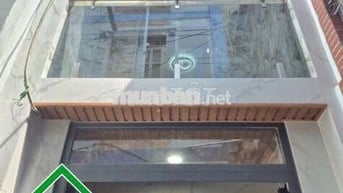 Nhà đẹp Đồng Đen, Tân Bình.
DT: 32m2 (4,2 x 7)m, 2PN - 2WC