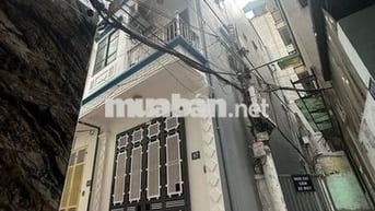Ông chú nhờ bán nhà 4 tầng dân xây 40m2 khu vực Thuỵ Phương