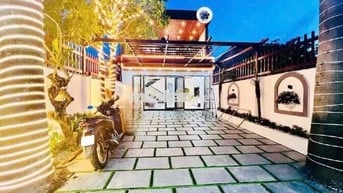 Bán Nhà sân Vườn - Nguyễn Hữu Thọ - HXH - 160m2 - Nhỉnh 8 đồng