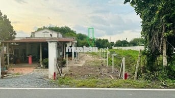 Bán nhanh lô 180m2 giá 1,2 tỷ Đ.Hồ Văn Tắng gần chợ Tân Phú Trung  SHR