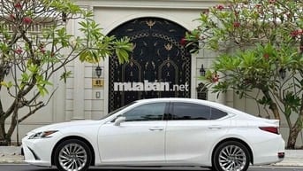 Lexus ES 2023 300h - 21000 km