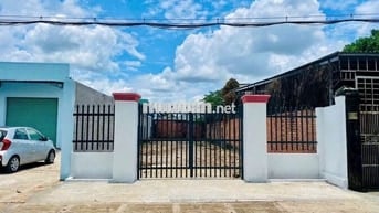 590 TRIỆU. ĐẤT CÓ HÀNG RÀO SẴN 200m2 (7X28) ĐỐI DIỆN KCN TÂN PHÚ TRUNG