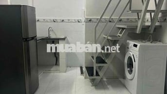 tôi chính chủ bán nhà nhỏ 1 trệt 2 lầu 2wc 2pn.tặng nội thất