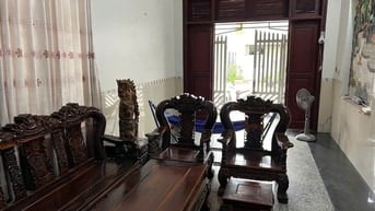 Nhà bán P.Quang Vinh 1 trệt 3 lầu 5 phòng ngủ 5.2 tỷ 286m2 sử dụng SHR