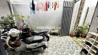 Hơn 3T☘️ có ngay căn nhà 3pn, có phòng ngủ trệt  Gần chợ, trường học,
