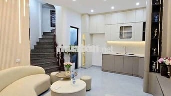 Nhà đẹp Đông Ngạc - 5 tầng, sát phố - Ô tô đỗ cổng.