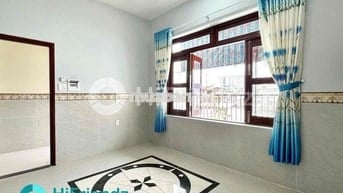 CỬA SỔ TRỜI TOÀN CẢNH NGẮM QUẬN 11 GẠCH LÁT KỊCH TRẦN MÁT CHẤP MÙA HÈ
