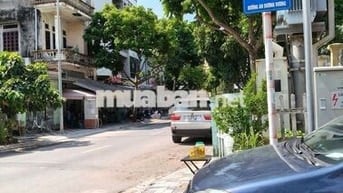 Gần HỒ TÂY- 42m²/4 tầng- MT 4.2m cực đẹp- DÂN XÂY, 1 nhà ra ô tô tránh