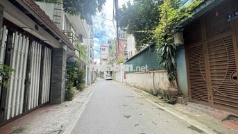 cho thuê nhà 4 tầng - diện tích 100m- có gara ô tô- gồm 3 phòng ngủ