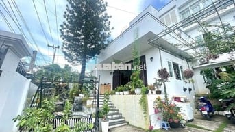 CHO THUÊ NHÀ SÂN VƯỜN 3 TẦNG FULL NỘI THẤT BẮC NHA TRANG GIÁ 20 TRIỆU