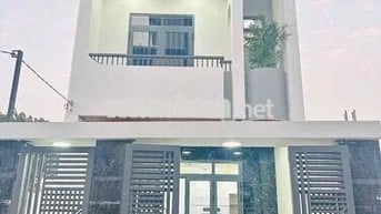 BÁN NHÀ 3 LẦU SHR HOÀN CÔNG ( Hẻm Xe Hơi )