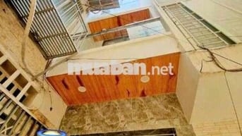 BÁN NHÀ 3 TẤM Đúc  KDCHH - NẰM TRỤC ĐƯỜNG SỐ - P04 Q4