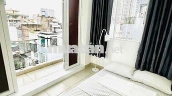 CH 2 PHÒNG NGỦ BALCON VIEW THÀNH PHỐ NGAY TRUNG TÂM QUẬN 1