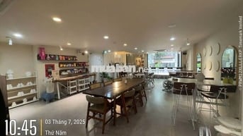 Cho thuê văn phòng mặt tiền đường Cộng Hòa, diện tích 250m²
