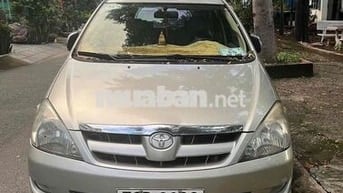 Toyota Innova 2008 G - 150000 km