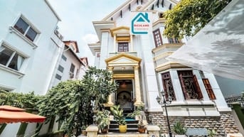 Cho thuê biệt thự mặt tiền Nguyễn Văn Hưởng, Phường Thảo Điền, Quận 2