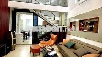 Bán nhà mặt tiền 3 tầng, diện tích lớn 150m2 Trung Mỹ Tây, Quận 12. 9T
