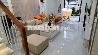 nhà phố q7 chưa bao giờ là hết sản phẩm đẹp, khách chỉ xách vali vào ở