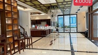 CHO THUÊ BIỆT THỰ QUẬN 7, 6 PHÒNG, CÓ THANG MÁY, NỘI THẤT CAO CẤP