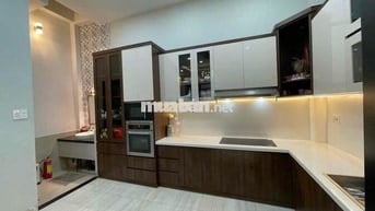 Nhà HXH mới đẹp FUll NT 3 lầu 4 PN 4wc Giá 24Tr