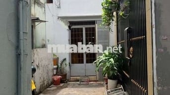 NHÀ NGUYÊN CĂN GIÁ RẺ GẦN SÂN BAY ,GẦN NGÃ 5 CHUỒNG CHÓ