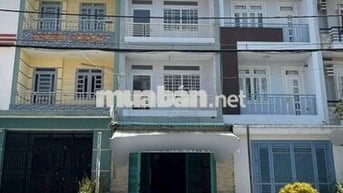 Bán nhà mặt tiền đường kinh doanh,ngay chợ Bà Hom cũ.