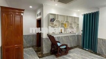 Nhà dt4*20m,3pn,4wc,cổng rào,sân, hẽm xe tải