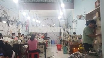 Cho thuê nhà có gác lửng dt5×20, có 2pn. Mặt tiền đường lớn. Đông dân