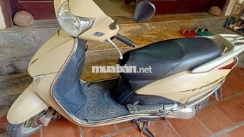 Xe máy Honda Lead 2012 màu vàng cát