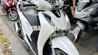 Honda SH 150 2018 mới 90% Bstp chính chủ