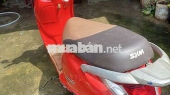Xe máy SYM Elizabeth Fi màu đỏ