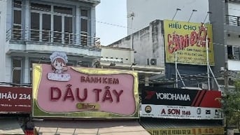 Nhà Mặt tiền 5.5m, vỉa hè rộng rãi
