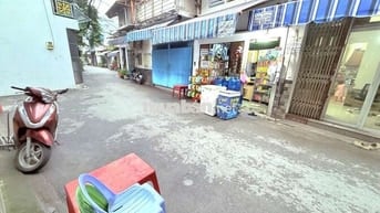 Nhà 2 tầng, nở hâu đẹp, 3pn, 3wc, HXH thông , sổ hồng riêng