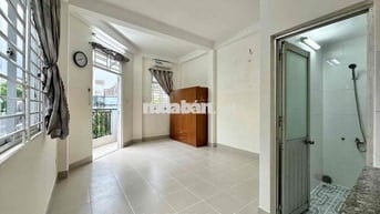 PHÒNG BAN CÔNG 30m2 LOTTE MART NGUYỄN VĂN LƯỢNG, chỉ tính điện nước