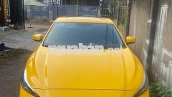 Ô tô MG5 2022 màu vàng, đã đi 30000 km