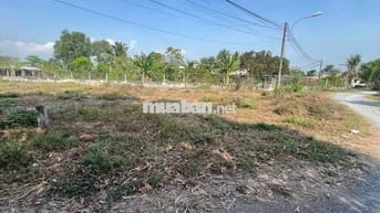 Tôi bán gấp đất 150m2 giá 900tr đường Bà Thiên cách UBND Nhuận Đức 1km