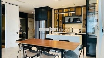 Căn 3PN, 2WC, sổ hồng tại Vinhomes Golden River Ba Son, 100m2, 23 tỷ