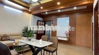 Lô góc TT phố Lạc Trung nhà đẹp 2 thoáng 3PN 2WC có bãi xe 90m T4 giá