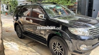 Toyota Fortuner 2015 2.7V 4x2 AT - Đen Sporty