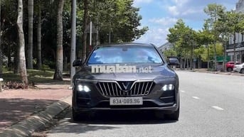 VinFast Lux A2.0 2019 Premium 2.0 AT - 77000 km