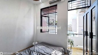 CĂN HỘ 1 PHÒNG NGỦ MỚI - BAN CÔNG - GIÁP Q1, Q3