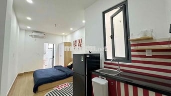 STUDIO FULL NỘI THẤT CỬA SỔ THOÁNG CÓ THANG MÁY GẦN PHAN XÍCH LONG